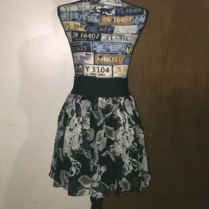 Express patterned mini skirt